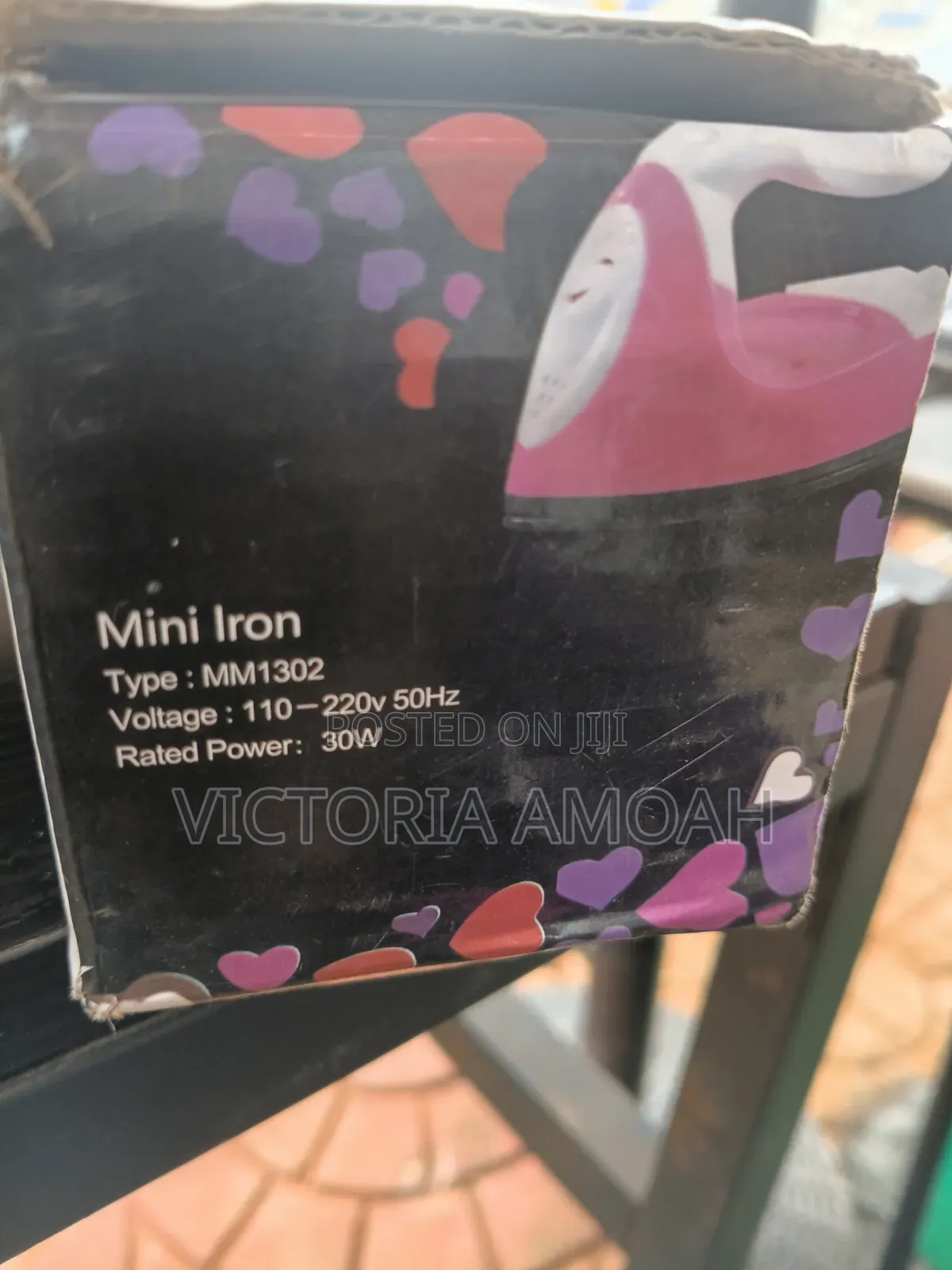 Mini Iron Voltage: 110-220v 50Hz