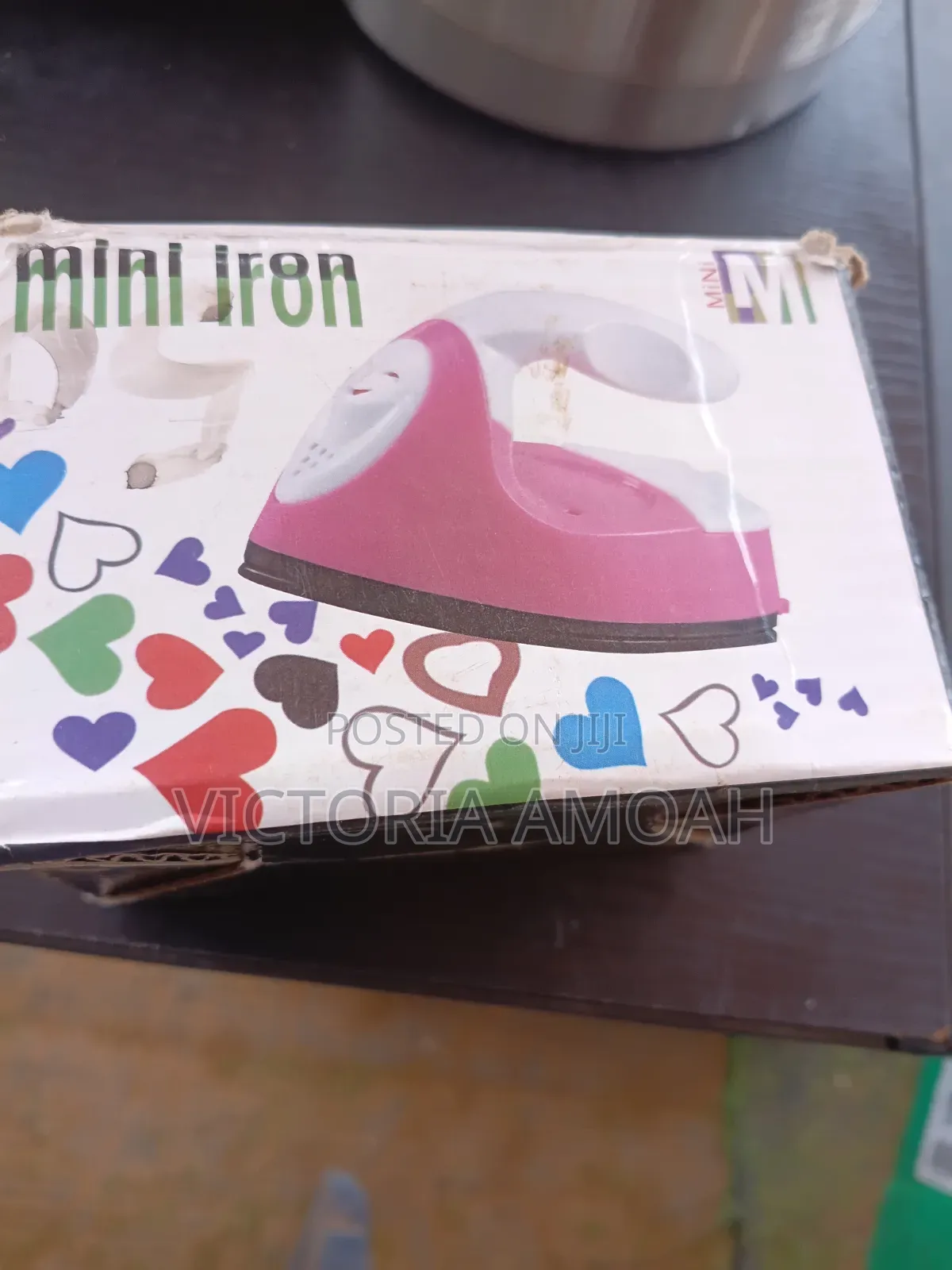Mini Iron Voltage: 110-220v 50Hz