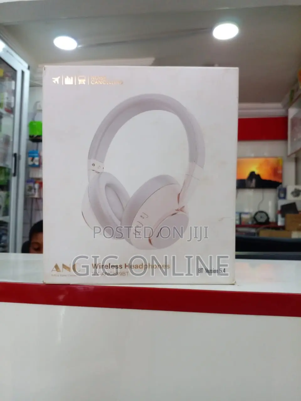 Noise Cancelling Headphones