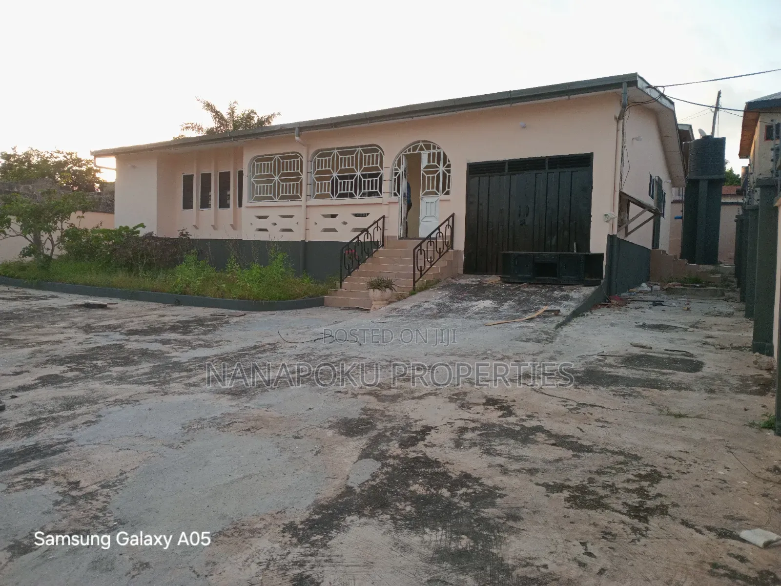 3bdrm Apartment in Nya Anidaso Real, Ejisu-Juaben Municipal for sale