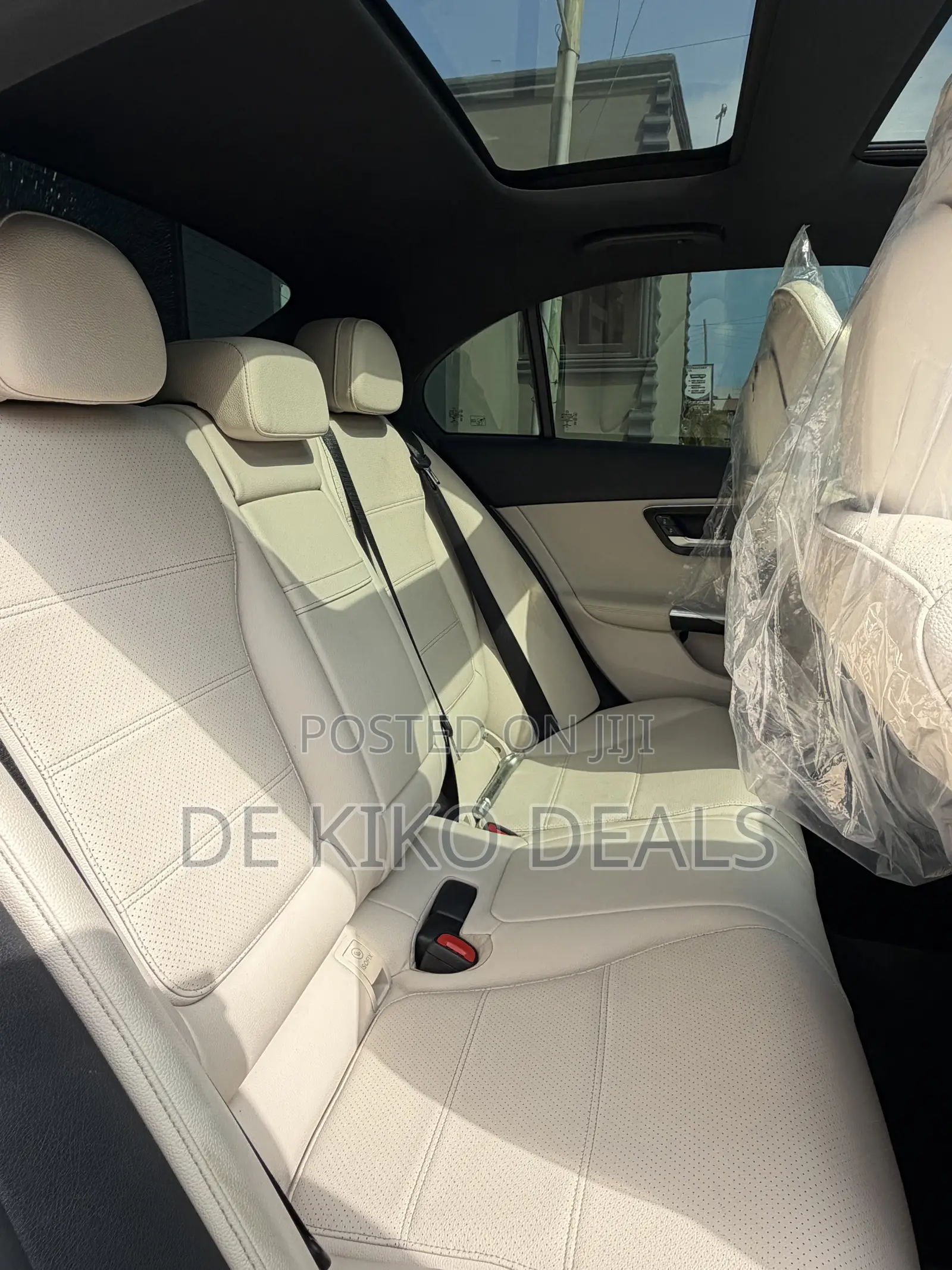 Mercedes-Benz C300 2023 White