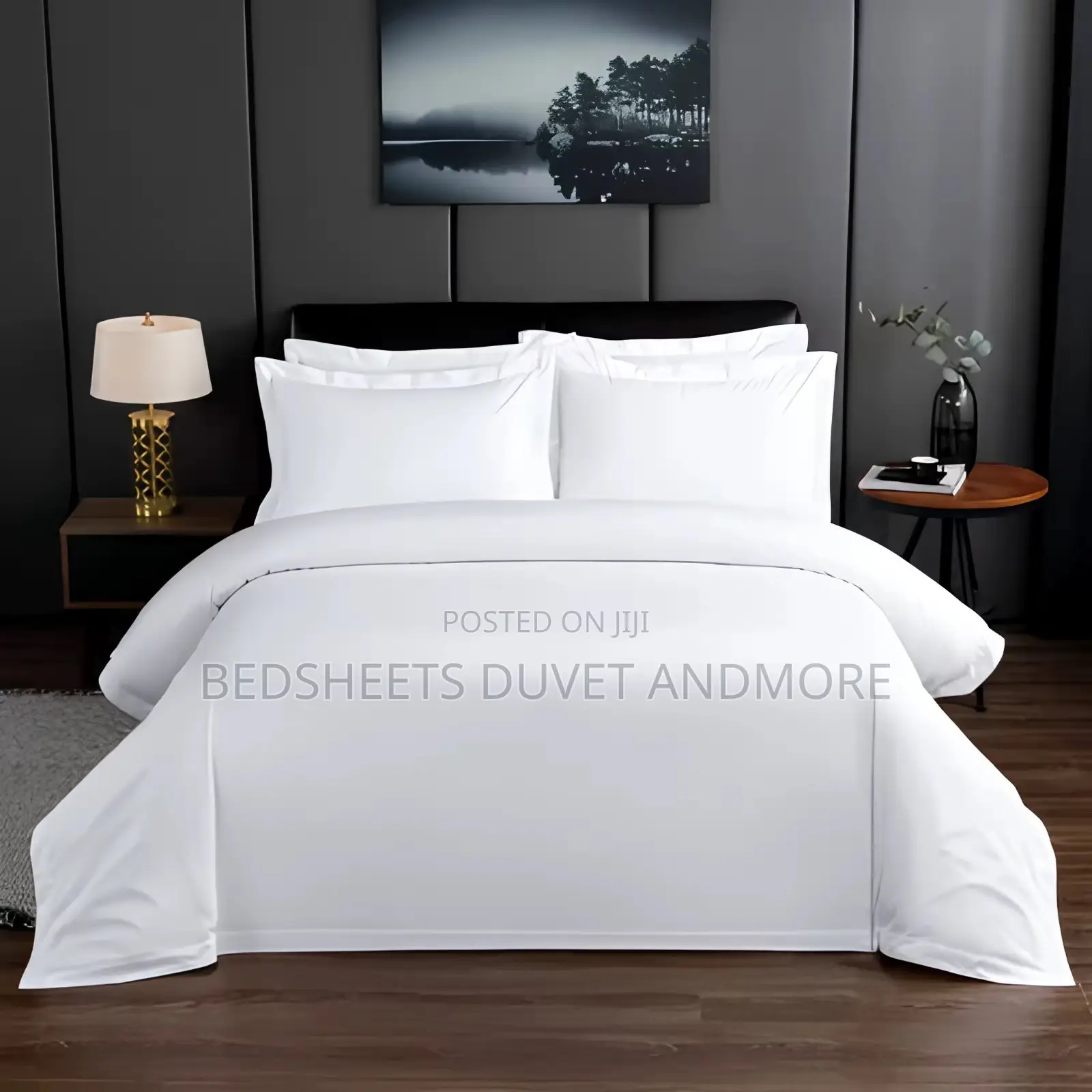 Luxury Hotel White Bedsheet