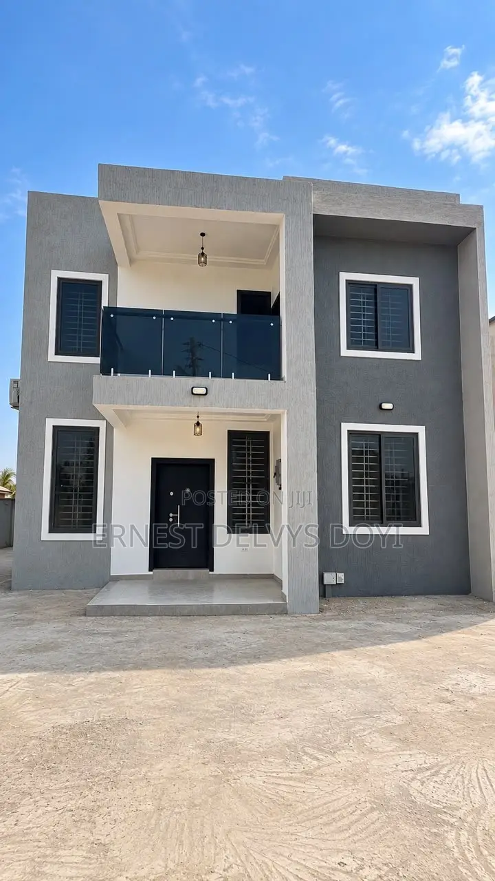 4bdrm House in Adentan, Barrier for sale
