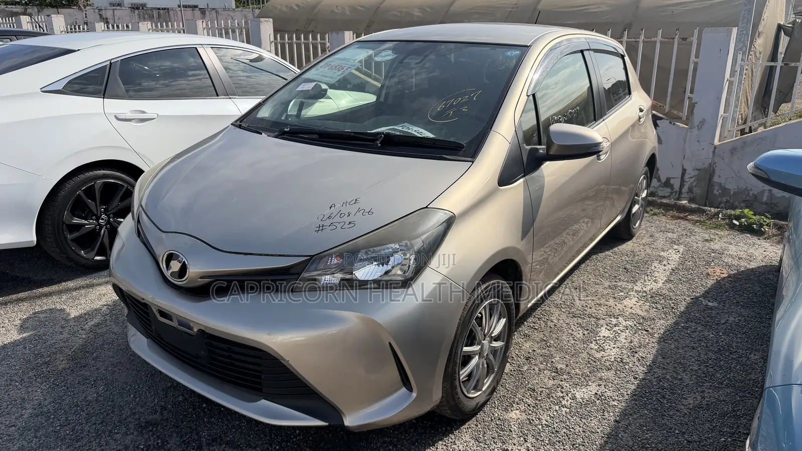 Toyota Vitz 1.0 FWD 5dr 2016 Gold
