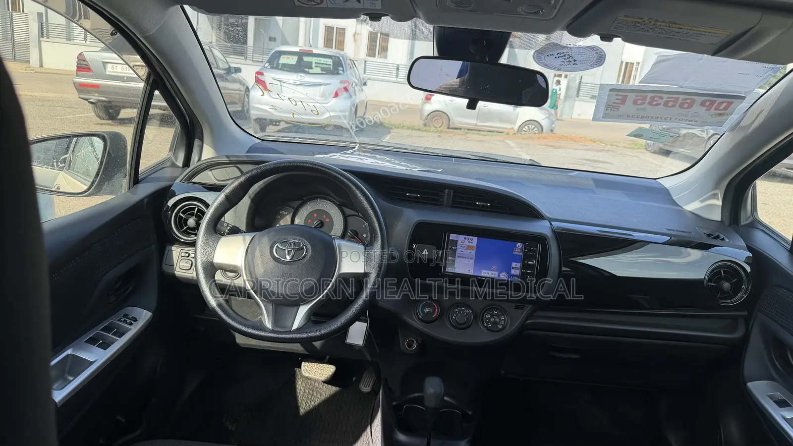 Toyota Vitz 1.0 FWD 5dr 2016 Gold
