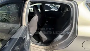 Toyota Vitz 1.0 FWD 5dr 2016 Gold