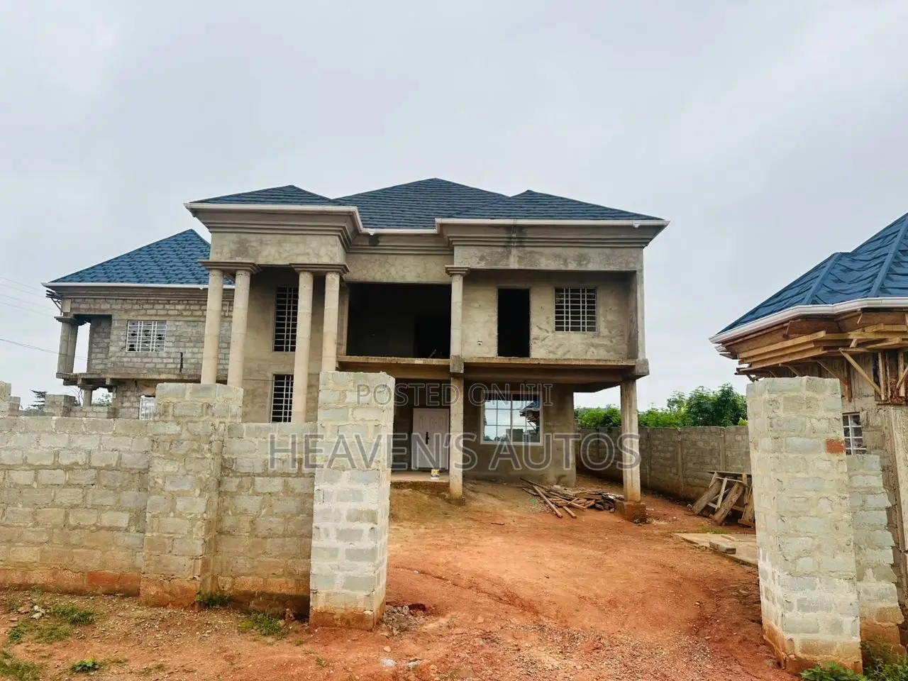 7bdrm Mansion in Asoreba Estate, Nsawam Adoagyiri Municipal for sale