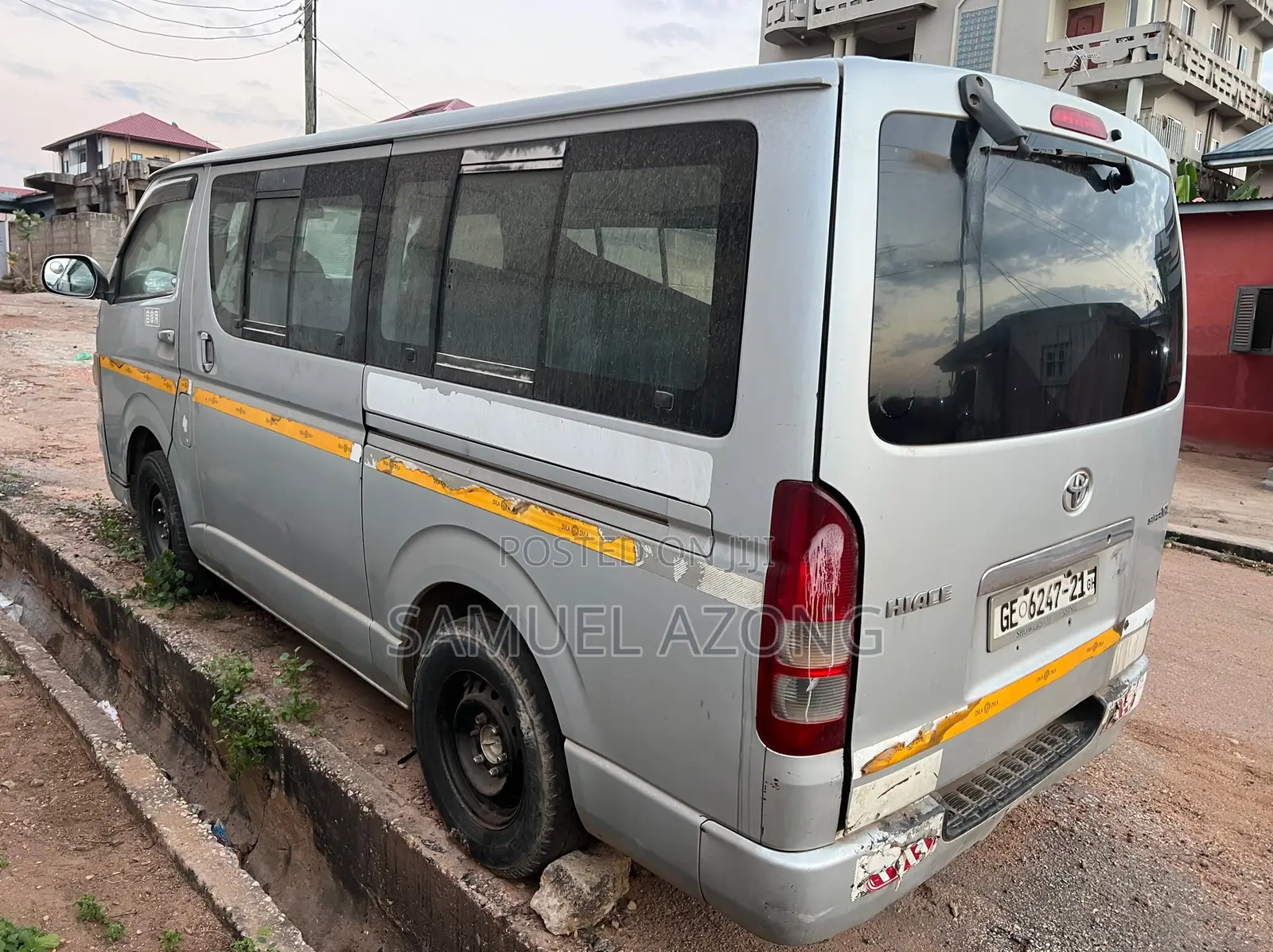 Toyota HiAce 2015 Silver