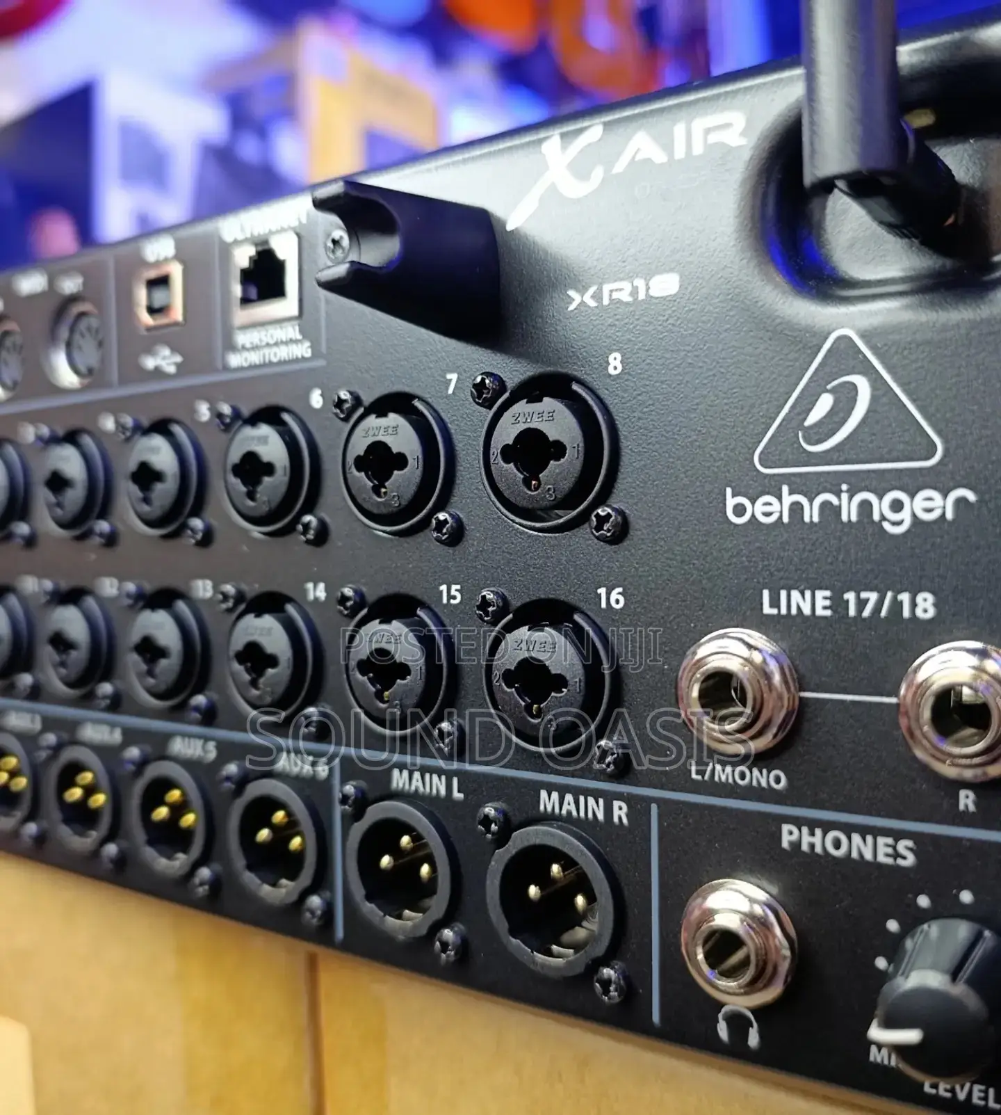 Behringer X Air Xr18 Tablet-Controlled Digital Mixer