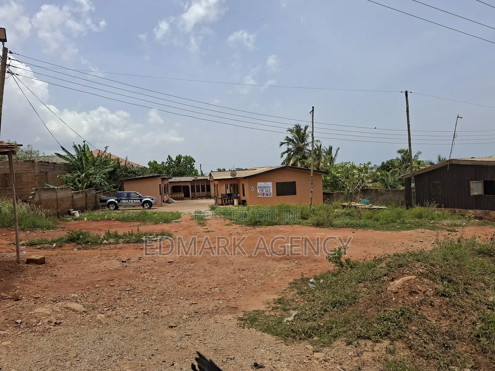 6bdrm House in Gbawe, Zero for sale