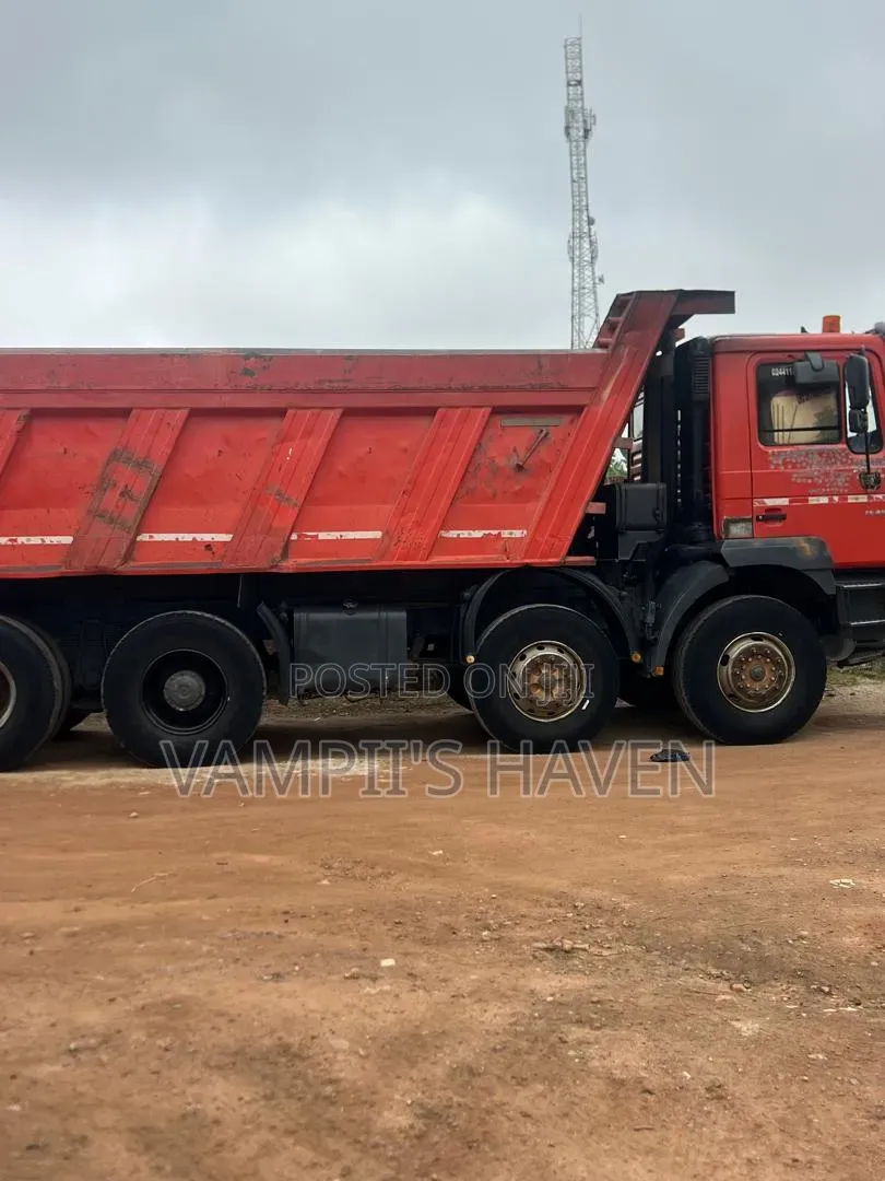 MAN Double Axle Truck