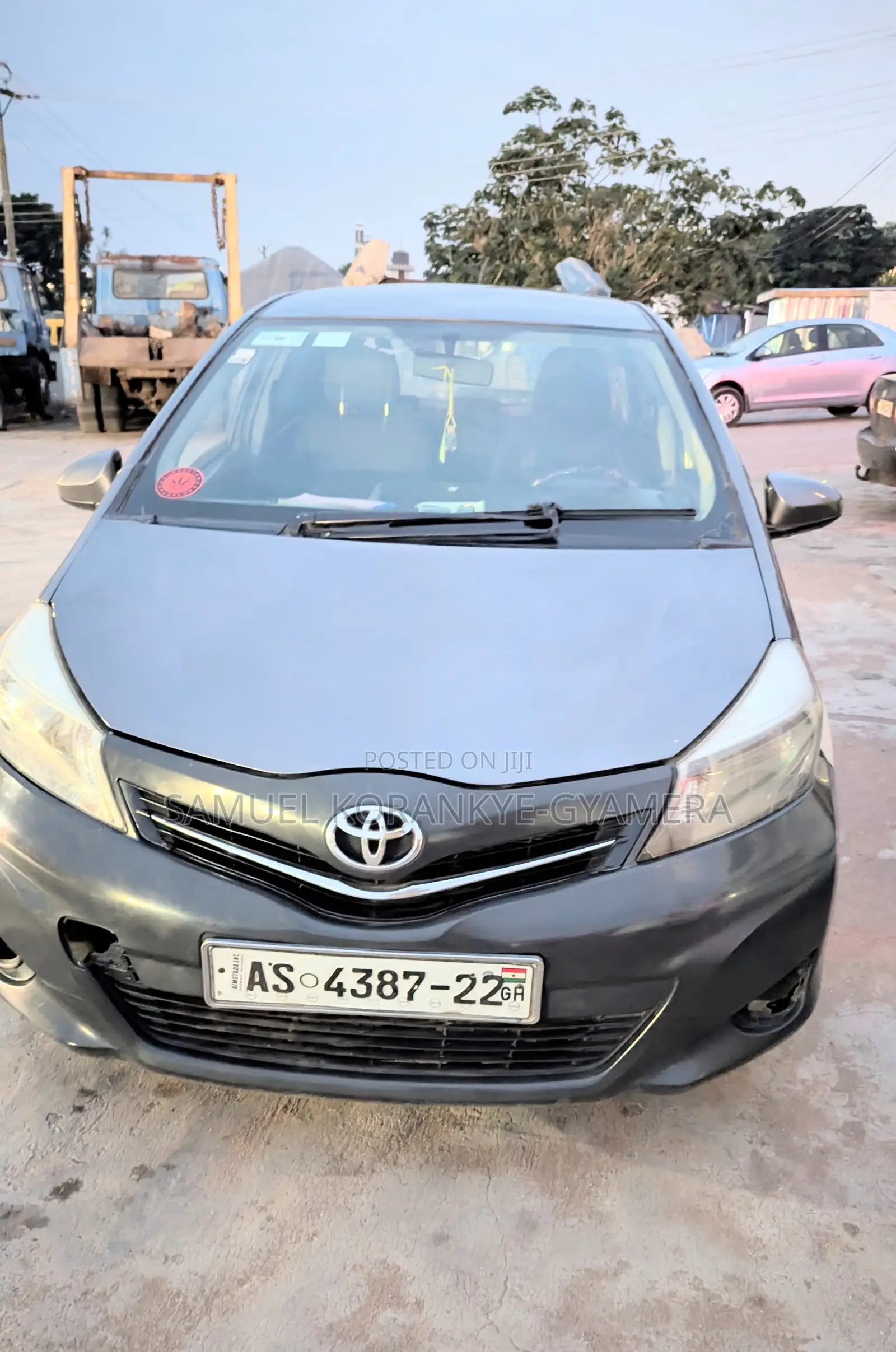 Toyota Yaris 2011 Gray