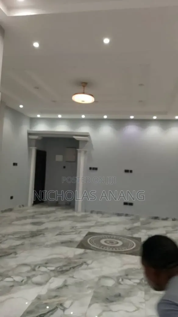 2bdrm Apartment in The Dorns Properties, New Town for rent