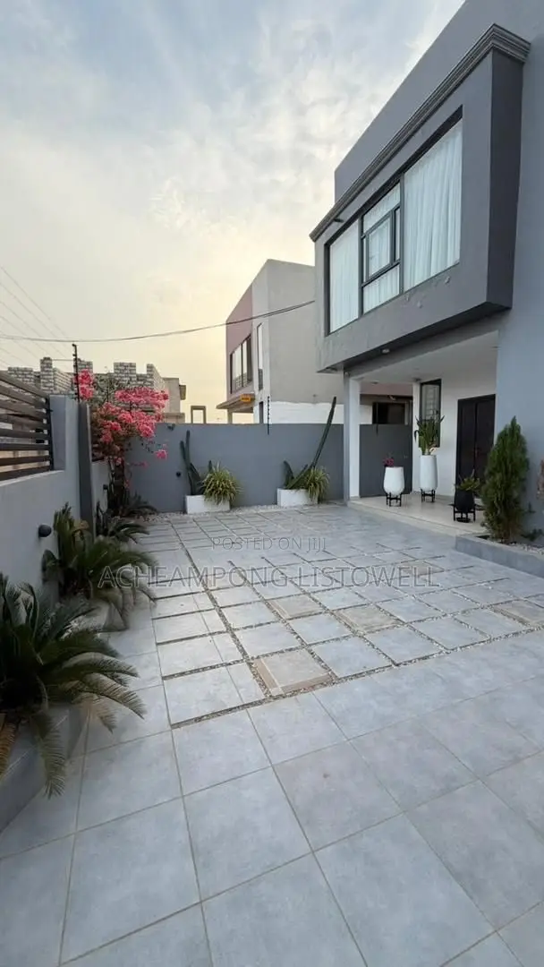3bdrm Duplex in Ashaley Botwe for rent