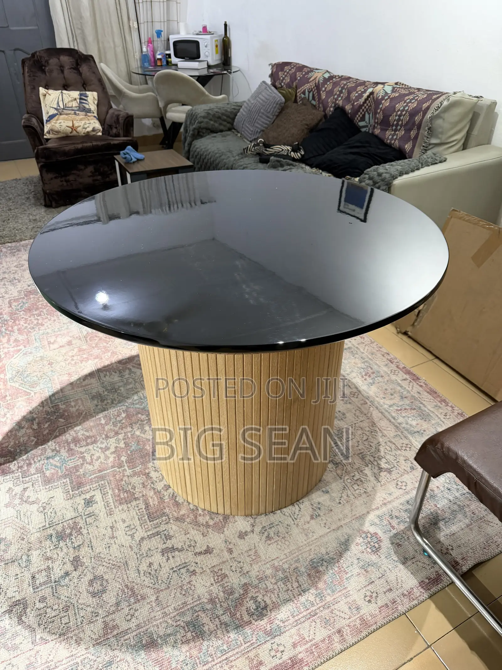 Round 4 Seater Dining Table