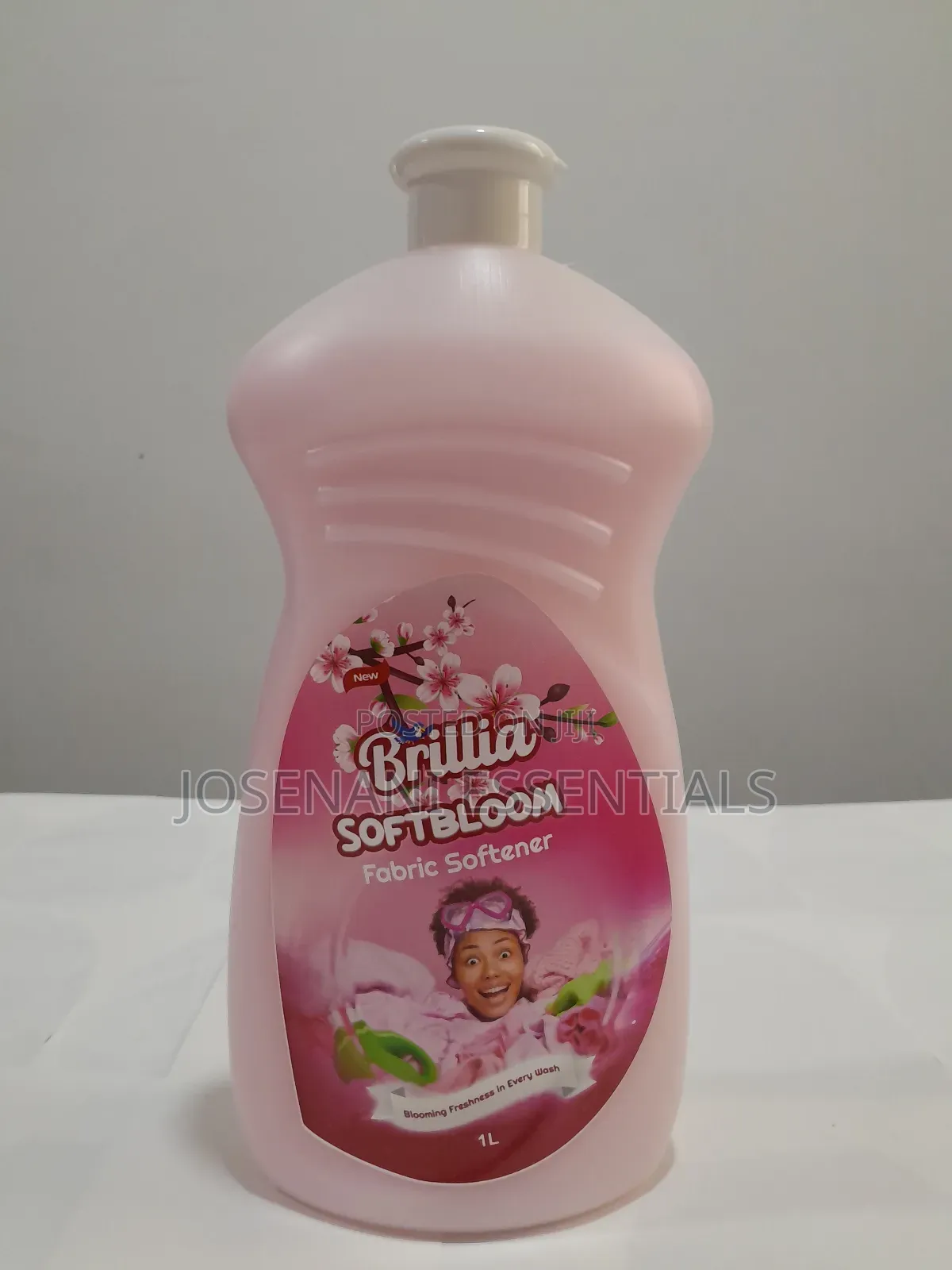 Brillia SoftBloom Fabric Softener 1L – Soft Fresh-Smelling Clothes