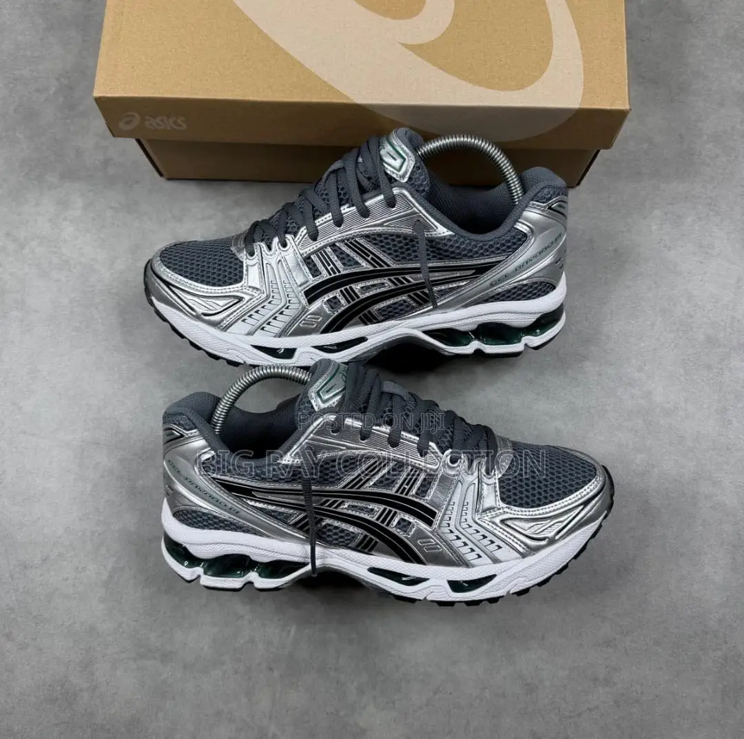 Ash Grey Asics Sneaker