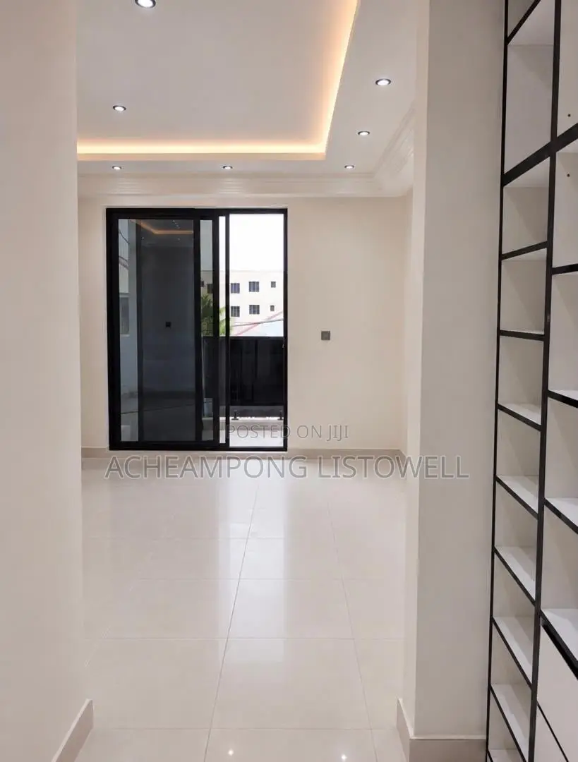 3bdrm House in Lake Side Estate for rent