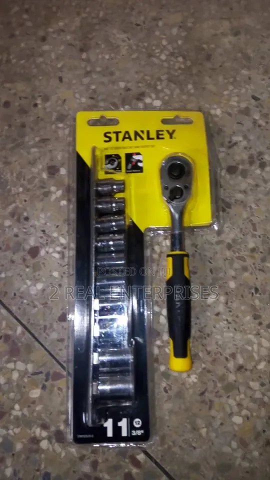 STANLEY 11-Piece 1/4" Drive 72-Tooth Ratchet and Socket Set STMT82666