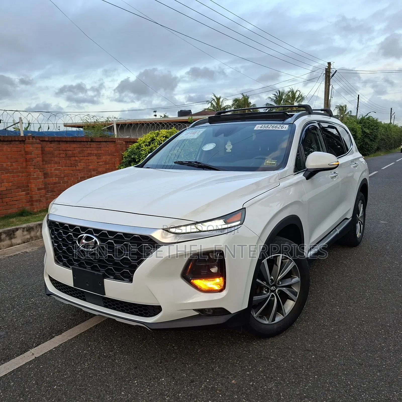 Hyundai Santa Fe 2019 White