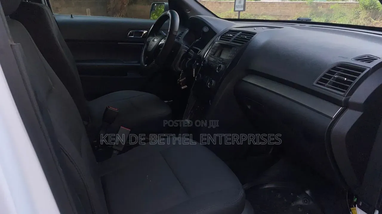 Ford Explorer 2019 White