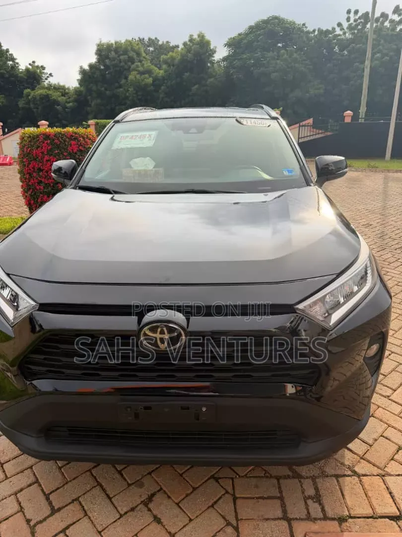 Toyota RAV4 XLE Premium FWD 2020 Black