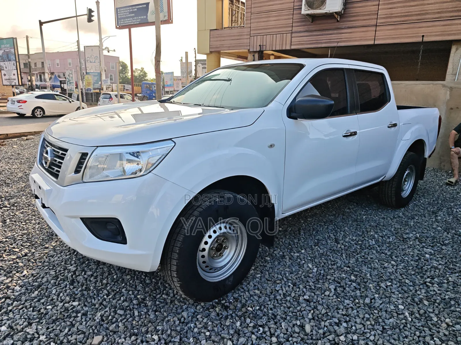 Nissan Navara 2020 White