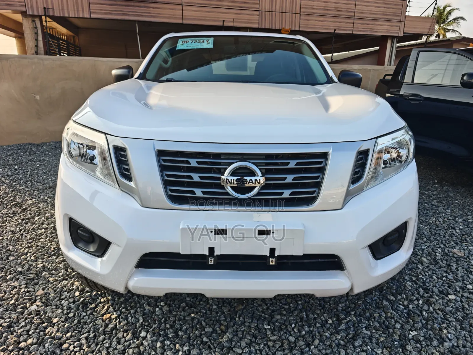 Nissan Navara 2020 White