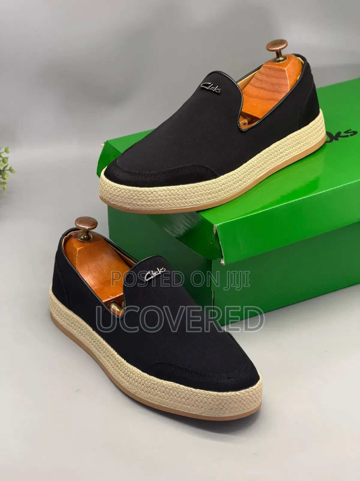 Clarks Slip-on Casual Sneakers
