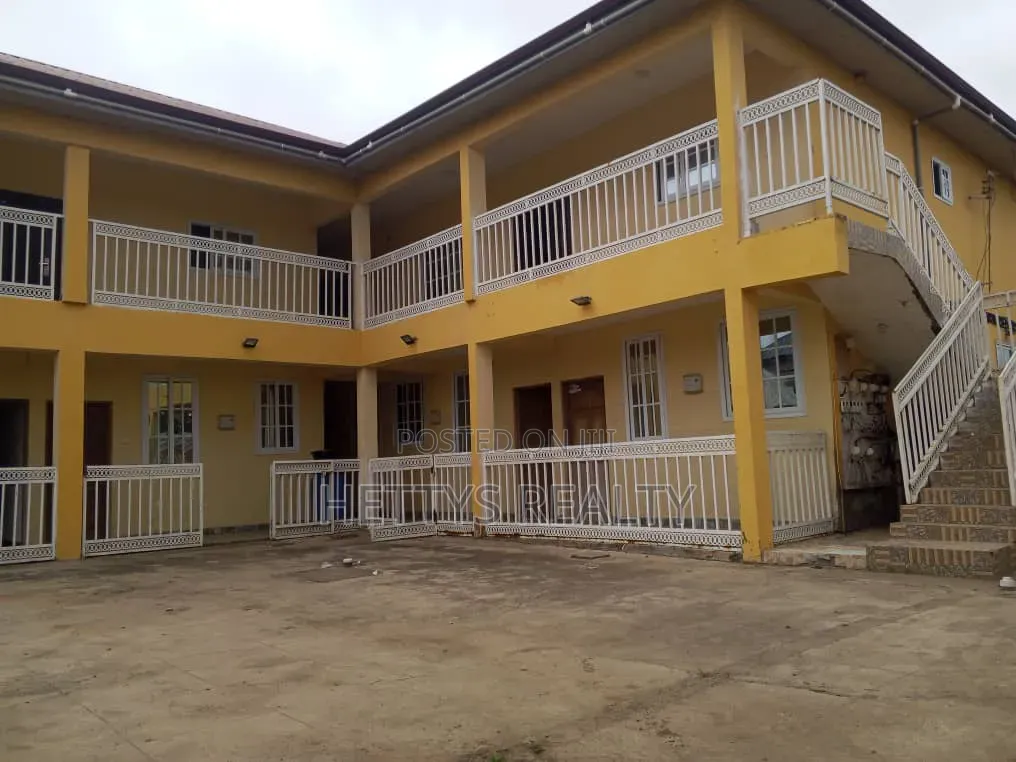 12bdrm House in CP for sale