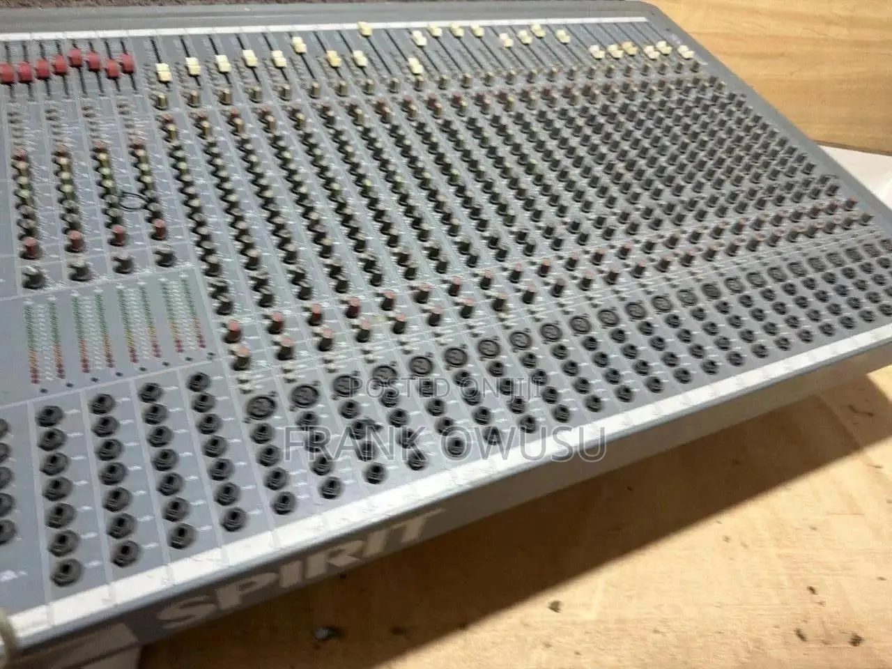 Soundcraft Spirit Studio 24 Channel Mixture