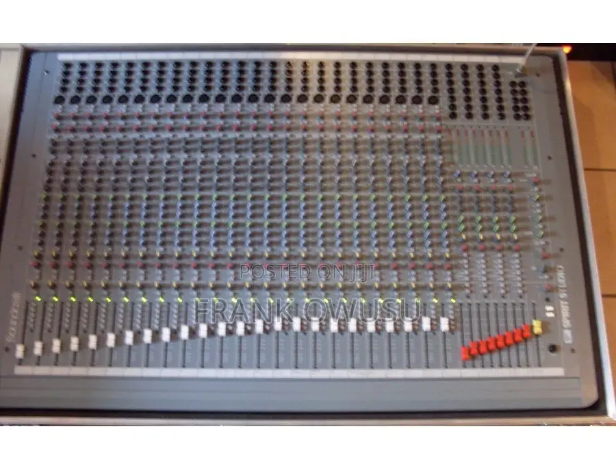 Soundcraft Spirit Studio 24 Channel Mixture