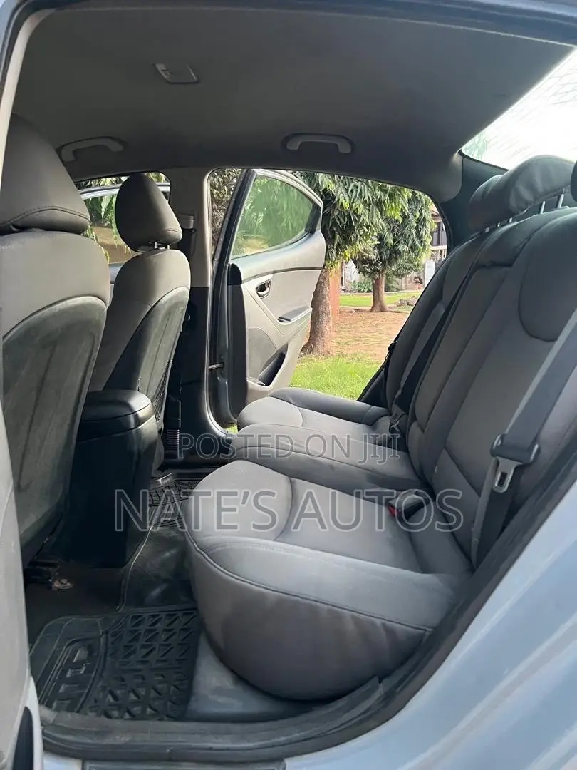 Hyundai Elantra SE 4dr Sedan (1.8L 4cyl 6A) 2014 Blue