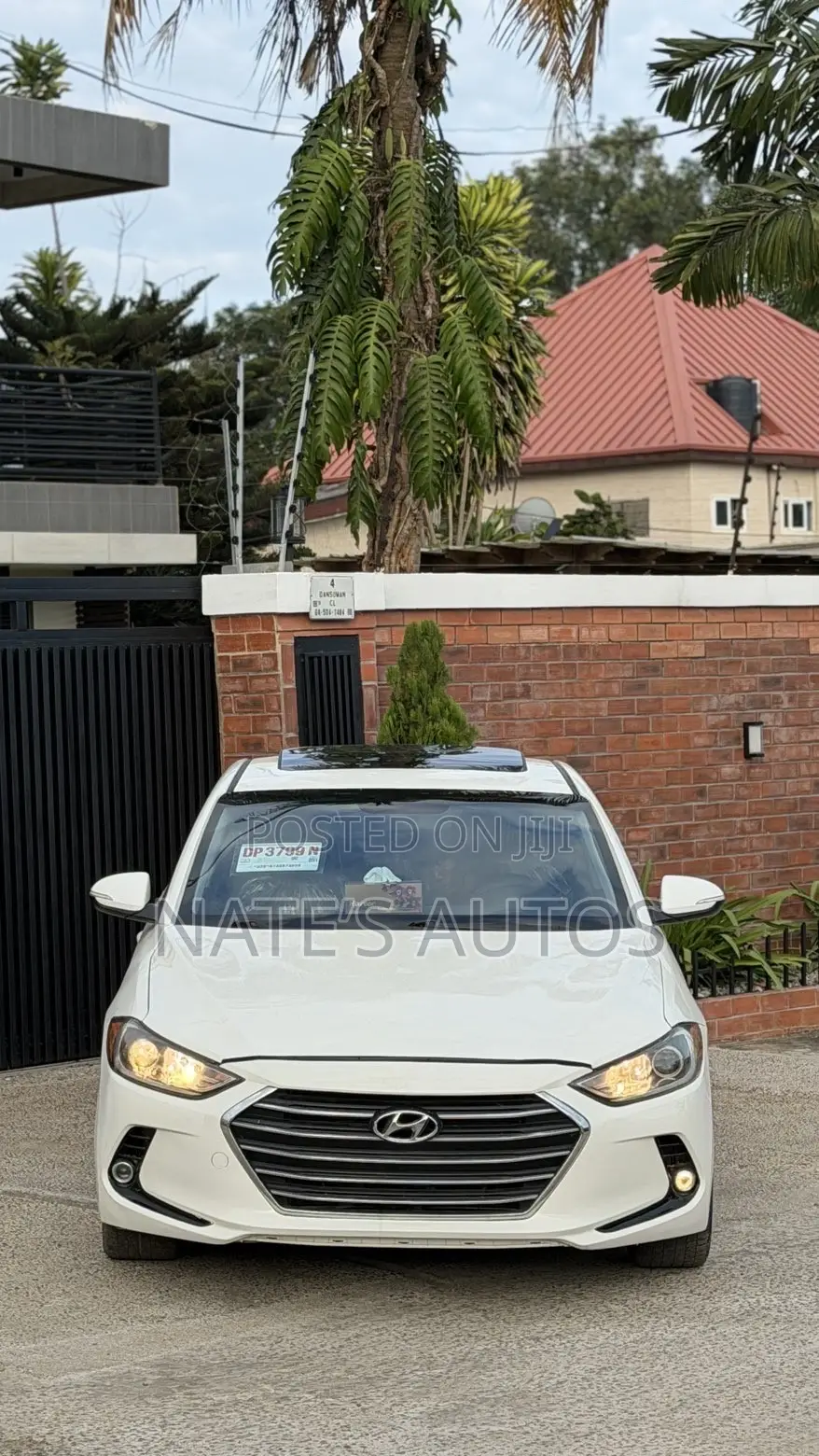 Hyundai Elantra Limited Sedan FWD (2.0L 4cyl 6A) 2017 White