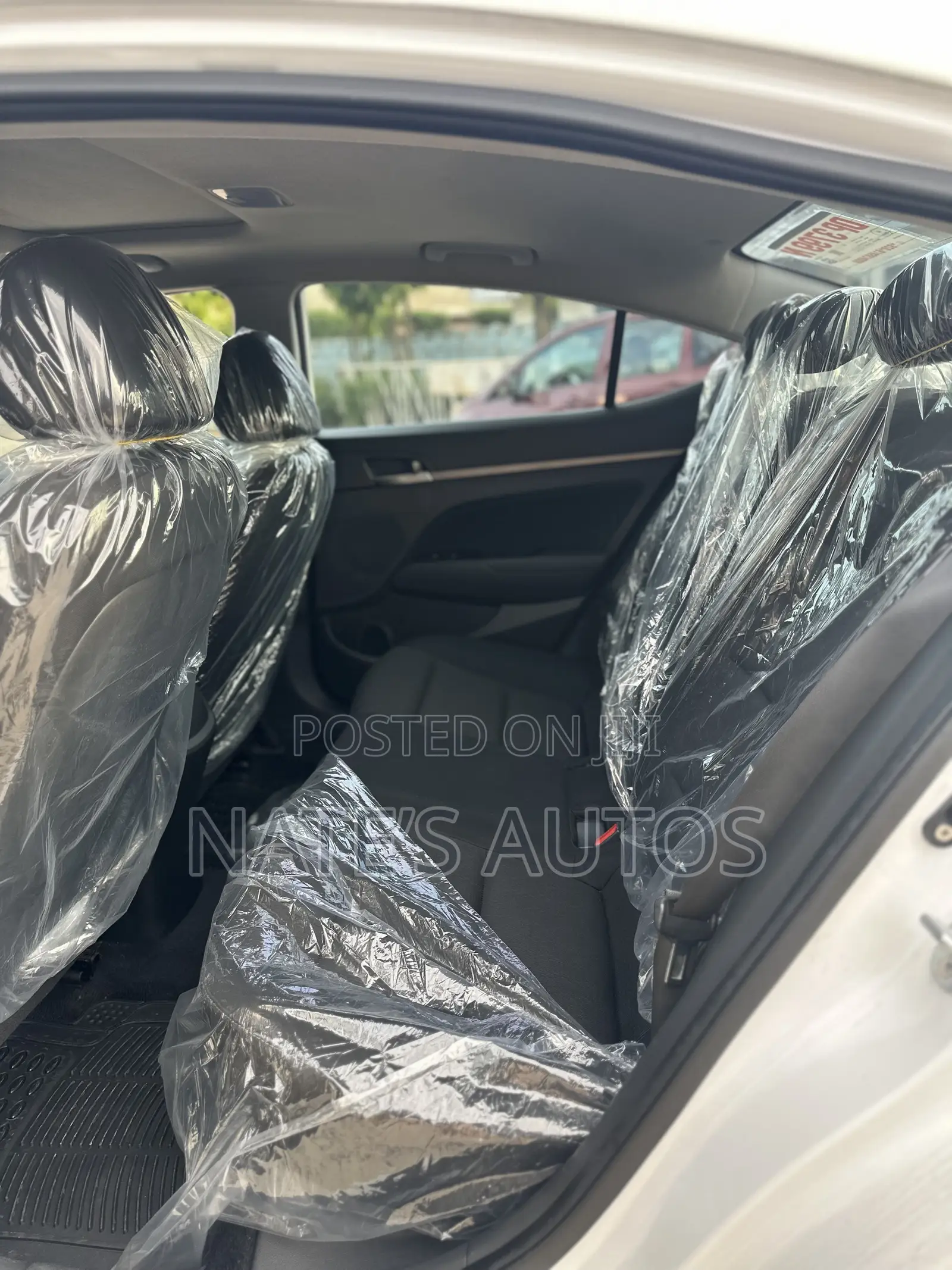 Hyundai Elantra Limited Sedan FWD (2.0L 4cyl 6A) 2017 White