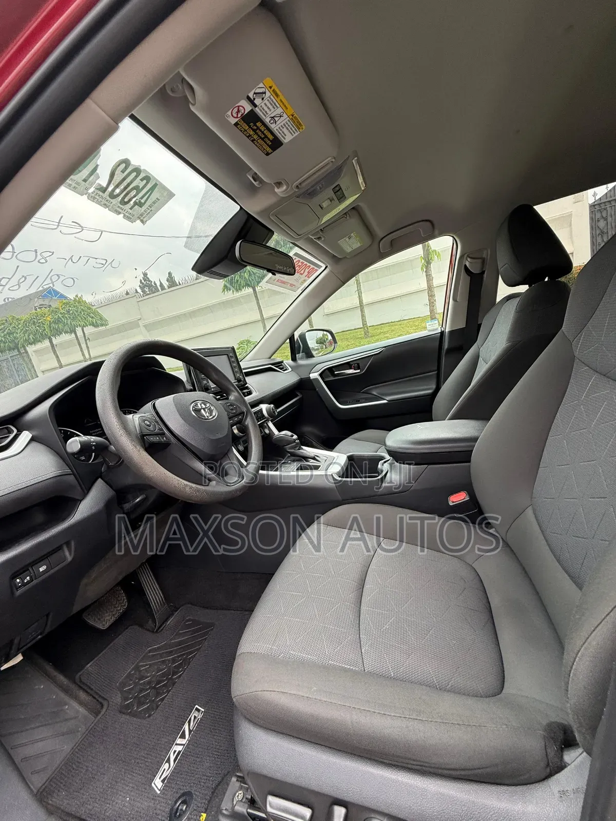 Toyota RAV4 XLE 2022 Red