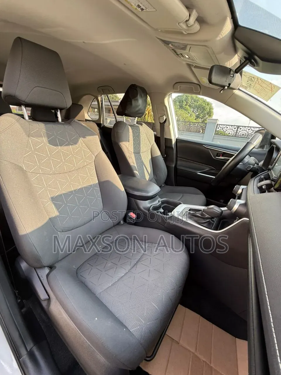 Toyota RAV4 2021 Silver