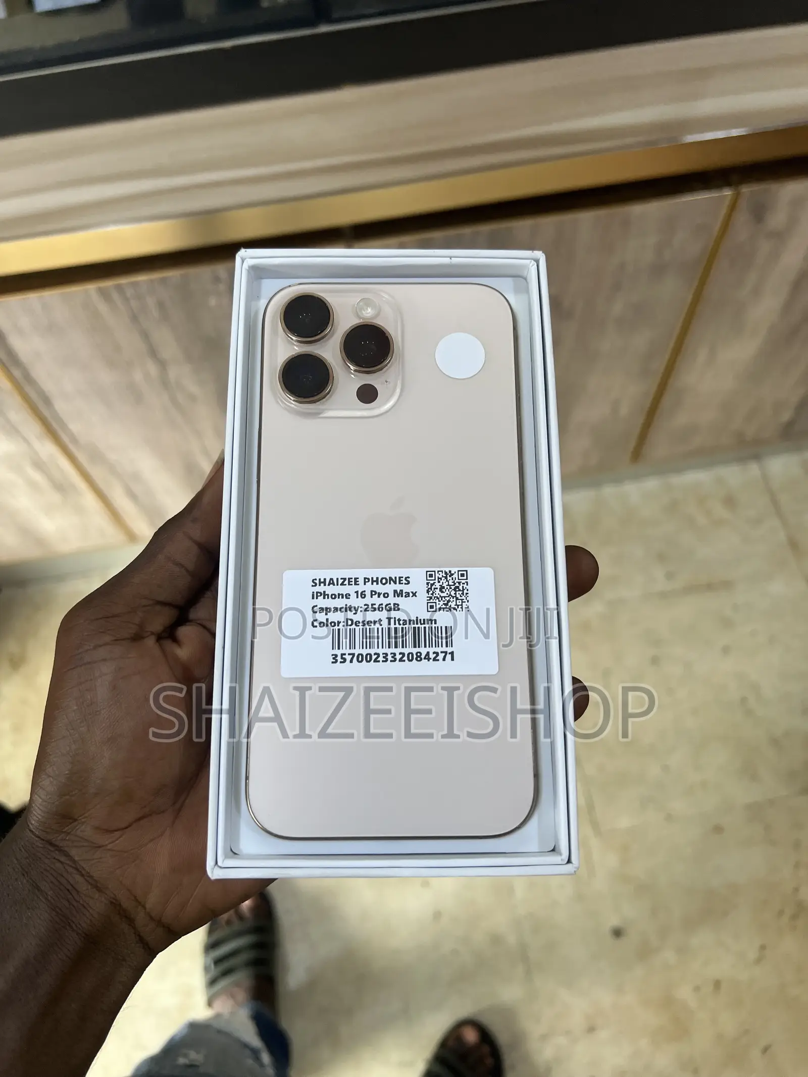 New Apple iPhone 16 Pro Max 256 GB Gold