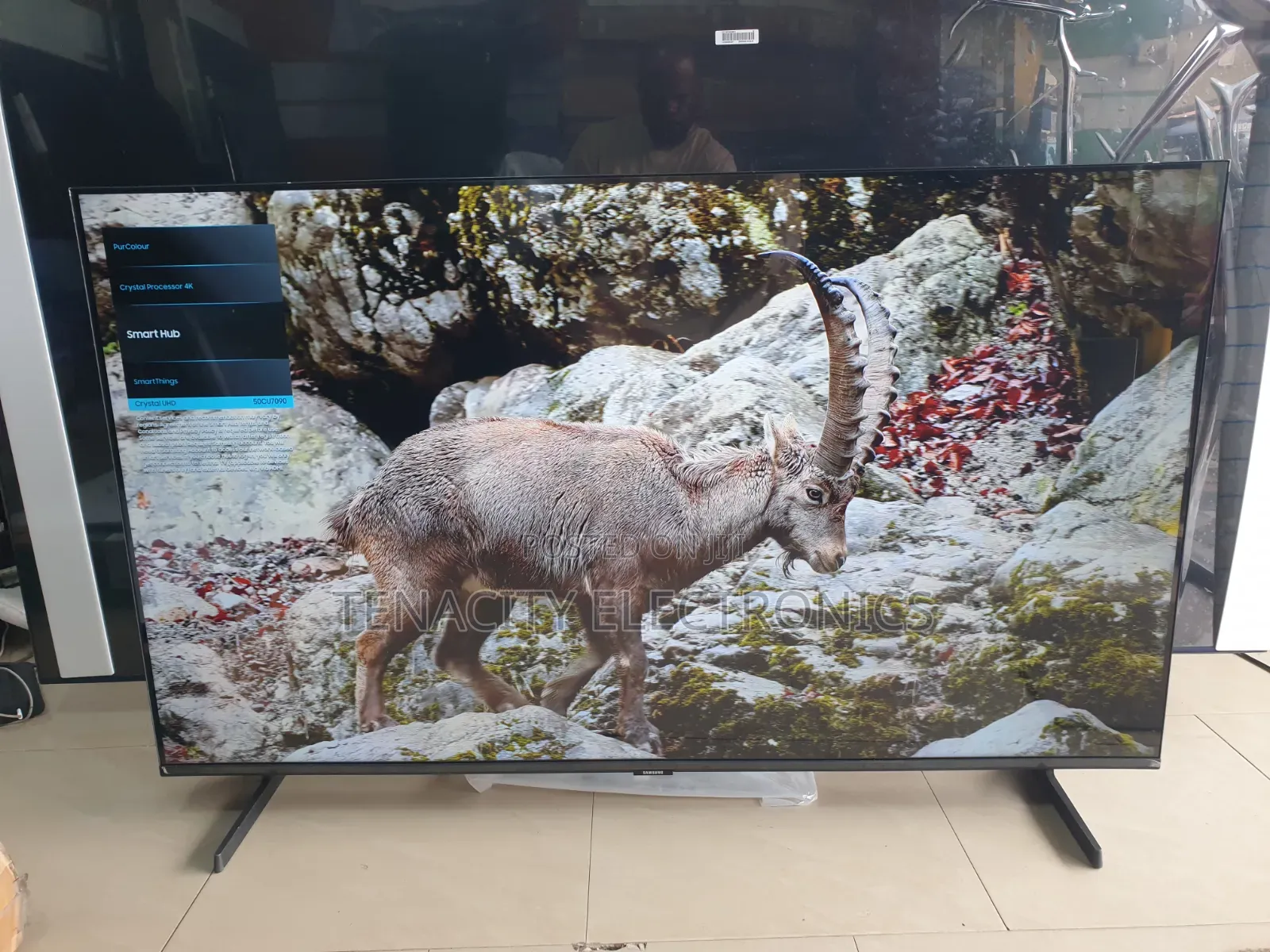 2024/24 Samsung 50"crystal Uhd HDR Smart Satellite TV