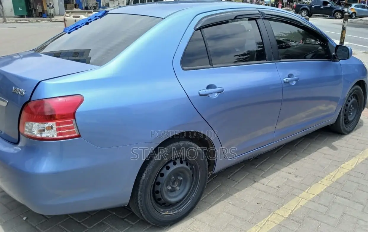 Toyota Yaris 2012 Blue