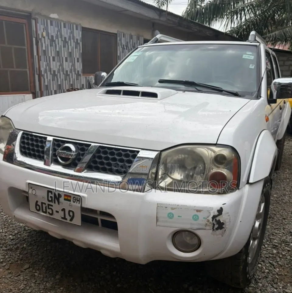 Nissan Hardbody 2019 White