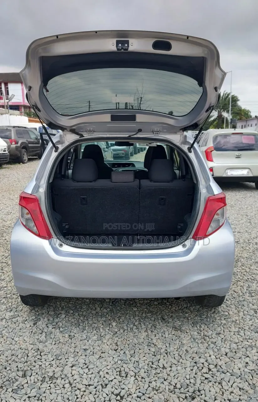 Toyota Vitz 1.5 FWD 3dr 2012 Silver