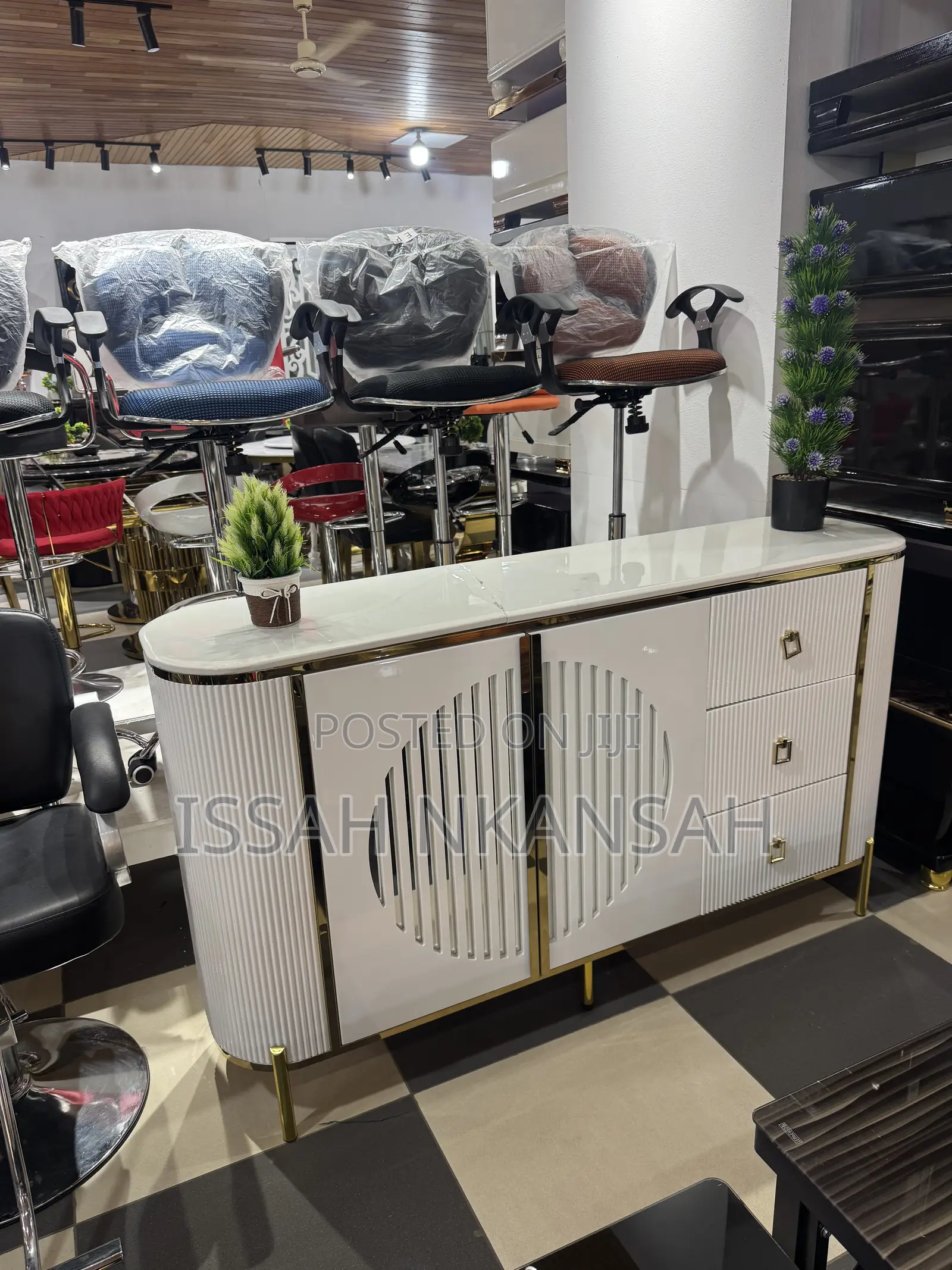 Side Board Buffert