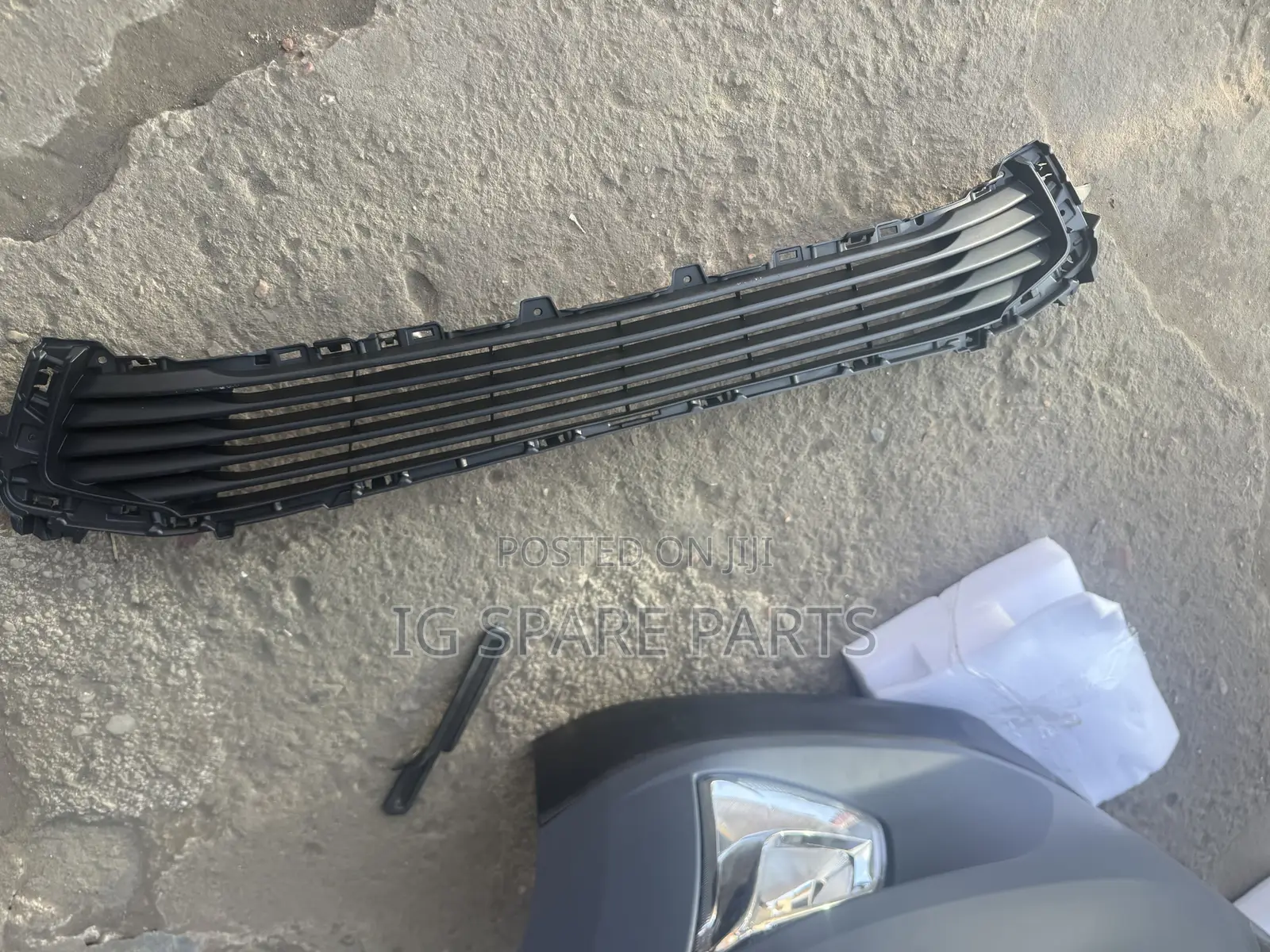 Toyota Yaris IA 2016-2018 Bumper Grille