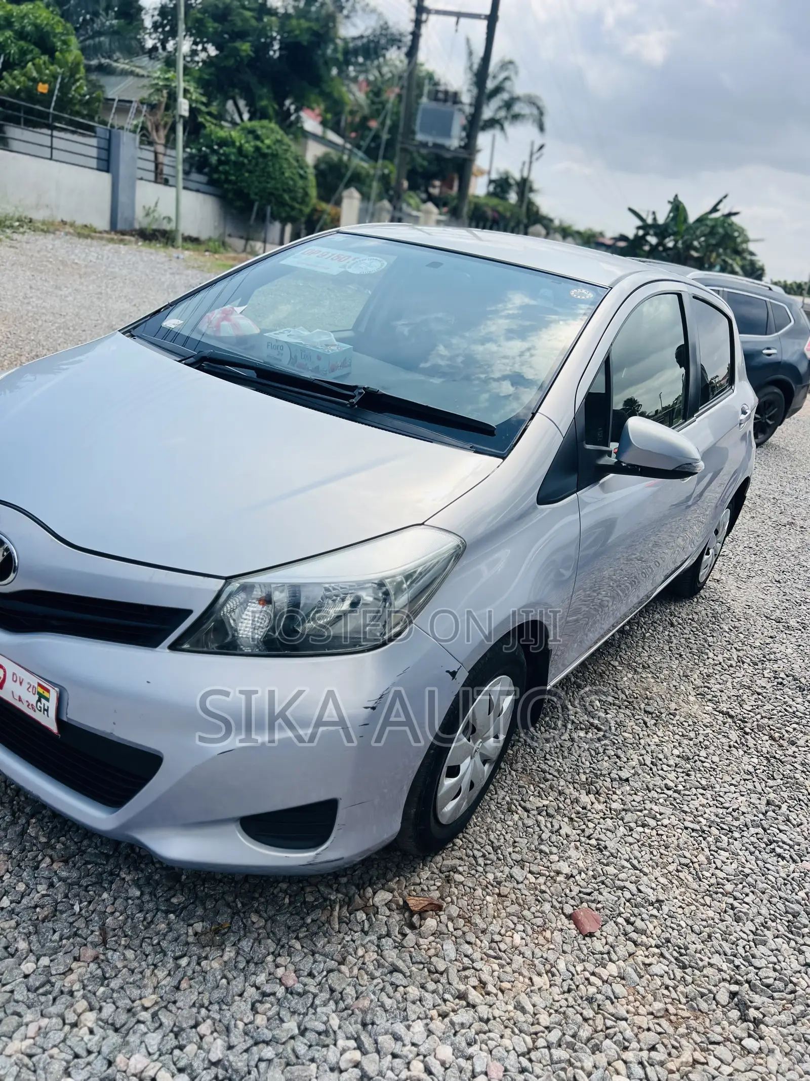 Toyota Vitz 1.3 AWD 3dr 2013 Gray