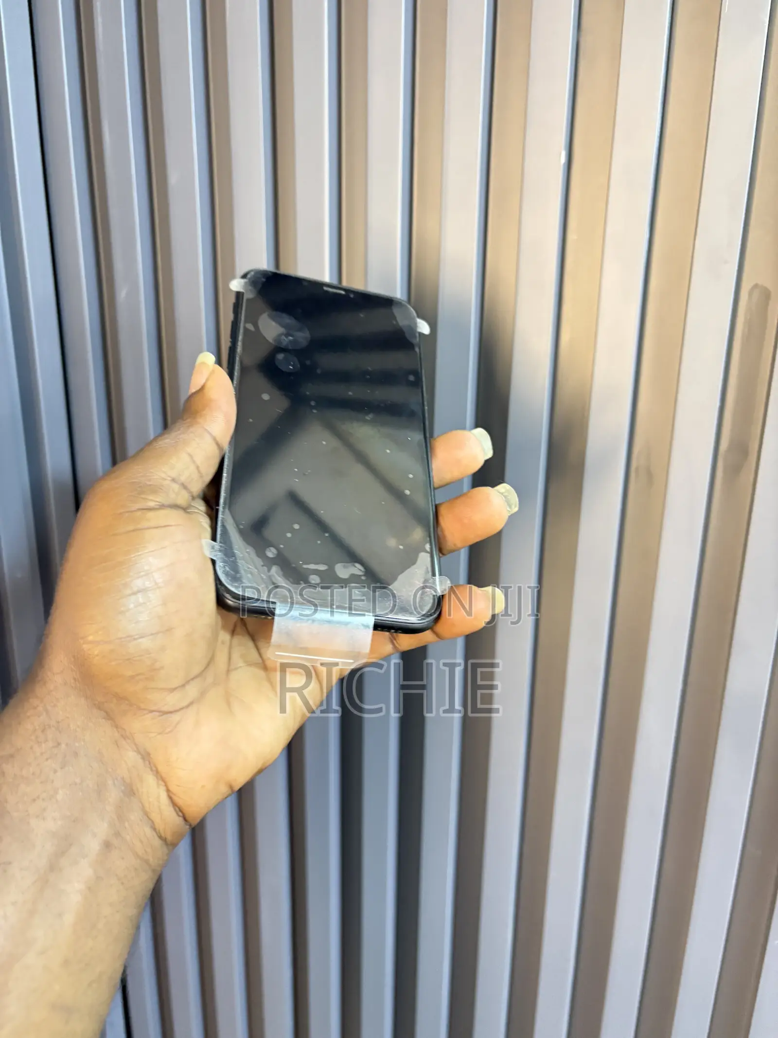 New Apple iPhone XR 128 GB Black