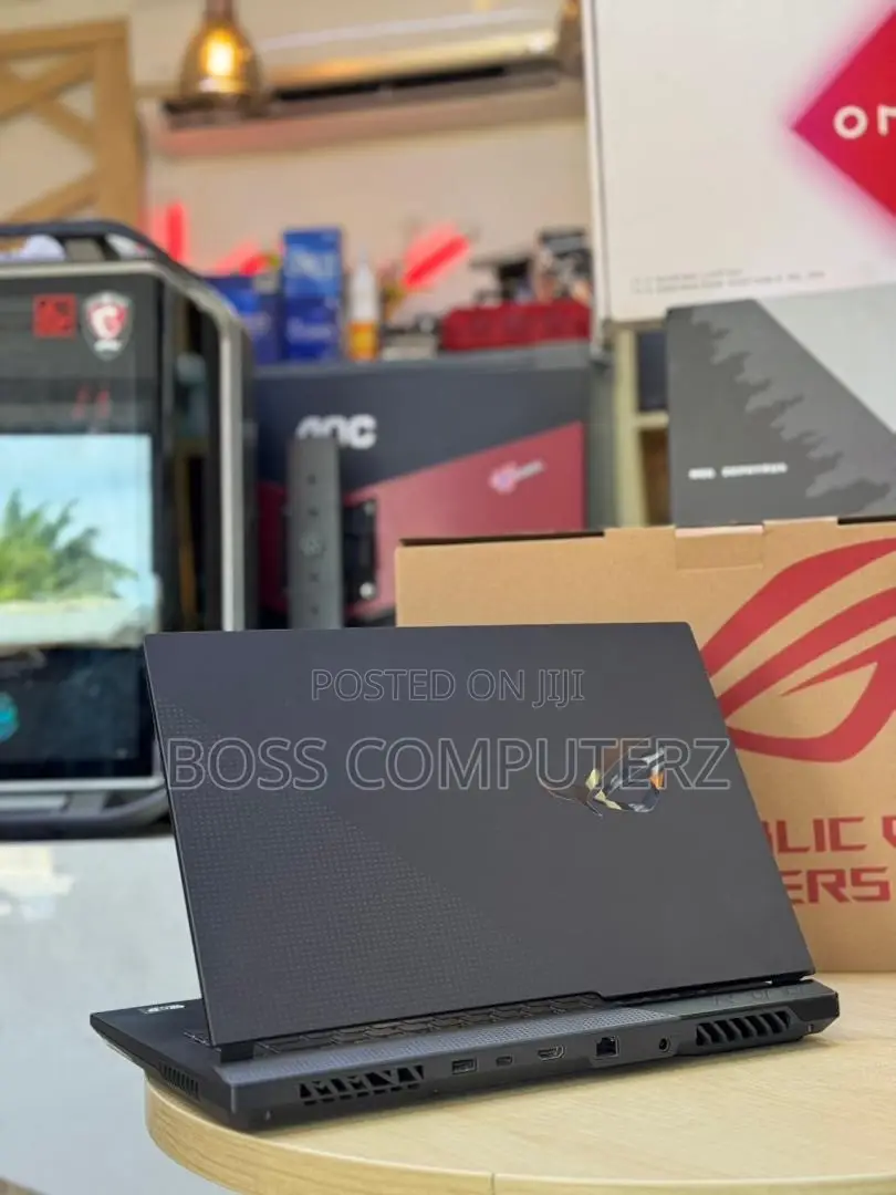 New Laptop Asus ROG Strix G17 16GB AMD Ryzen 9 SSD 512GB
