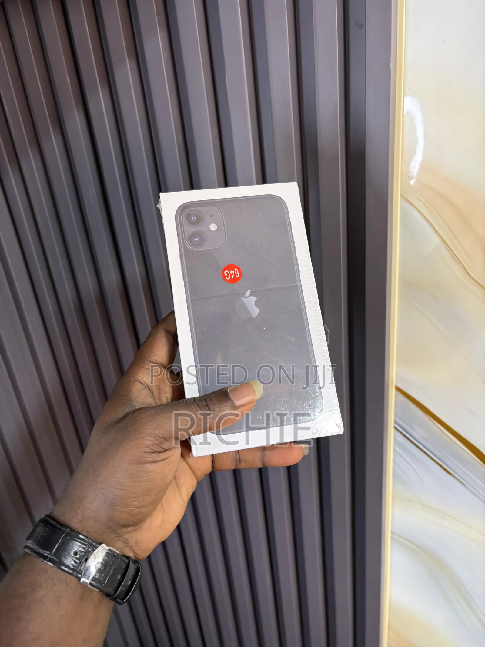 New Apple iPhone 11 64 GB Black