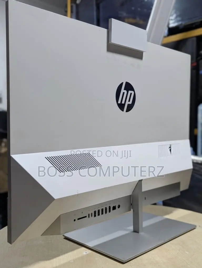 Desktop Computer HP Pavilion 27 8GB Intel Core i5 SSD 256GB