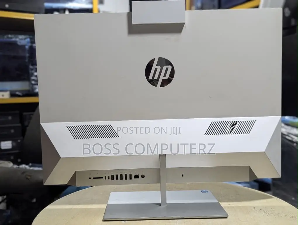 Desktop Computer HP Pavilion 27 8GB Intel Core i5 SSD 256GB